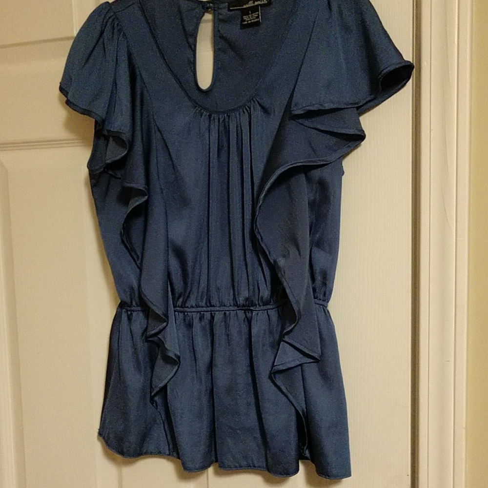 Willi smith silky sexy shiny blue top